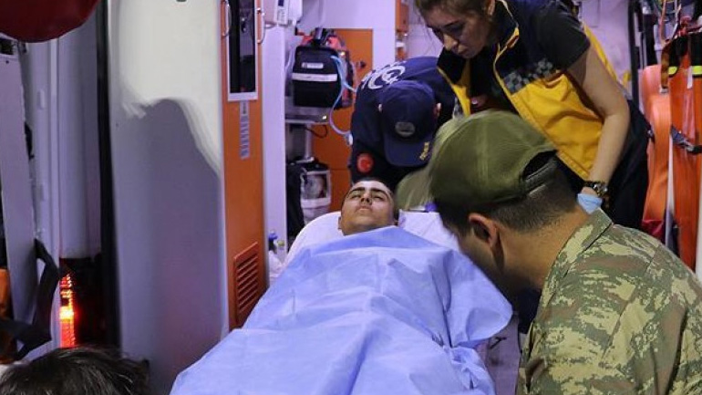 Περισσότεροι από 700 Τούρκοι στρατιώτες υπέστησαν τροφική δηλητηρίαση