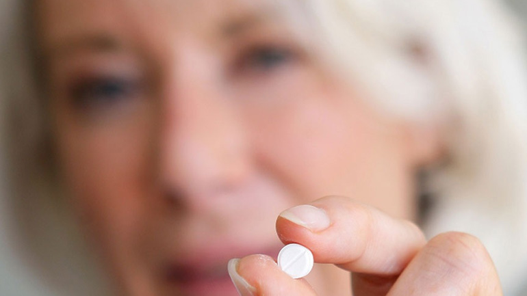 Τι κινδύνους κρύβει η χρήση της ασπιρίνης στους ηλικιωμένους;