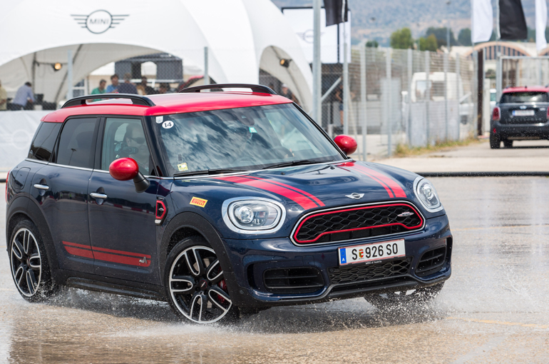 Δοκιμή με το νέο Countryman των 231 ίππων...