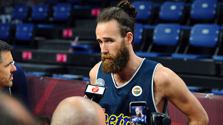 Θέλει Ντατόμε για ακόμη τρία χρόνια η Φενέρ