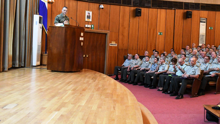 Ομιλία αρχηγού ΓΕΣ στους συνταγματάρχες που υπηρετούν στο Λεκανοπέδιο Αττικής Ομιλία αρχηγού ΓΕΣ στους συνταγματάρχες που υπηρετούν στο Λεκανοπέδιο Αττικής