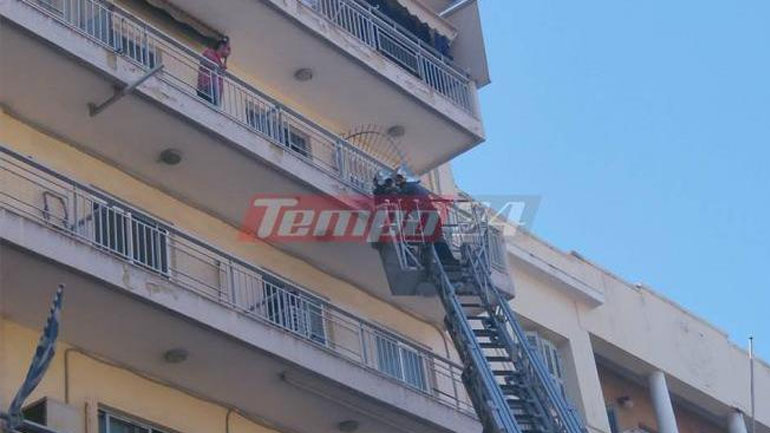 Αποκολλήθηκε μπαλκόνι στο κέντρο της Πάτρας