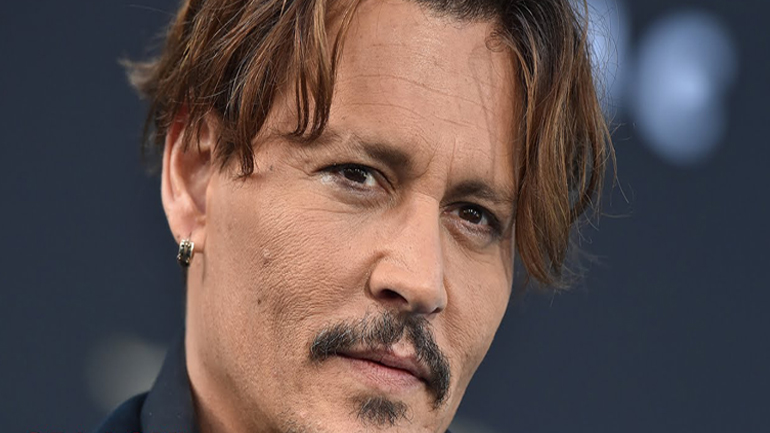 Ο Τζόνι Ντεπ δεν μπορεί να αποχωριστεί το αεροσκάφος του