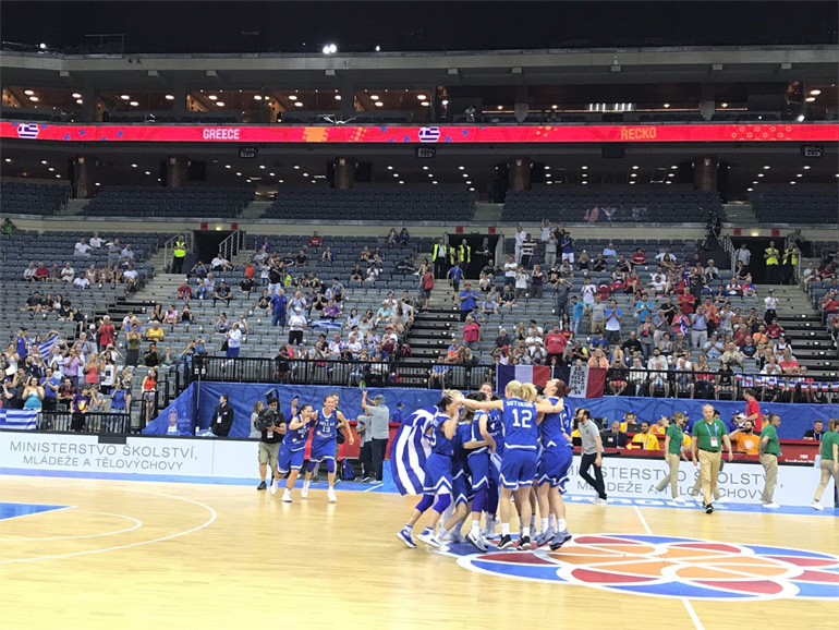 Ας αρχίσουν οι χοροί...