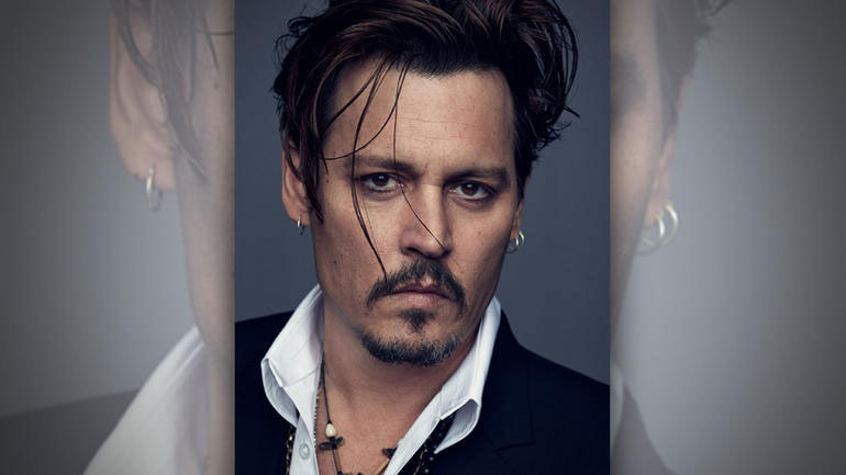 Ξεπουλάει τα πάντα για να ξεχρεώσει ο Τζόνι Ντεπ (εκτός… από το ιδιωτικό του τζετ)