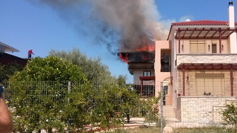 Στις φλόγες κατοικία στα Χανιά