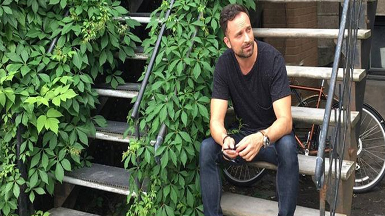 «Αυτό το καλοκαίρι»: Το νέο τραγούδι του Γιώργου Λιανού με την υπογραφή του σε μουσική και στίχους