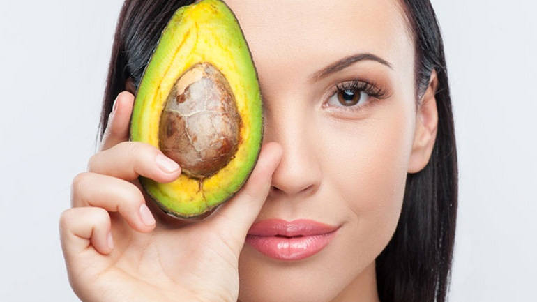 Μάσκα με αβοκάντο για φρεσκάδα και λάμψη σε χρόνο dt