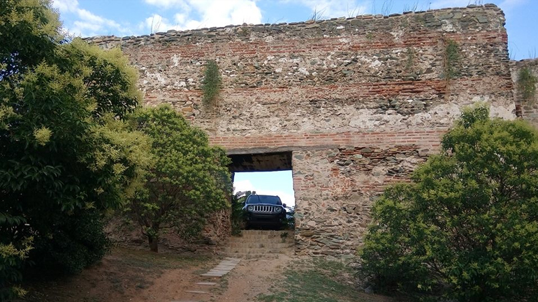 Θεσσαλονίκη: Το παρκάρισμα που έγινε… αξιοθέατο στα Κάστρα