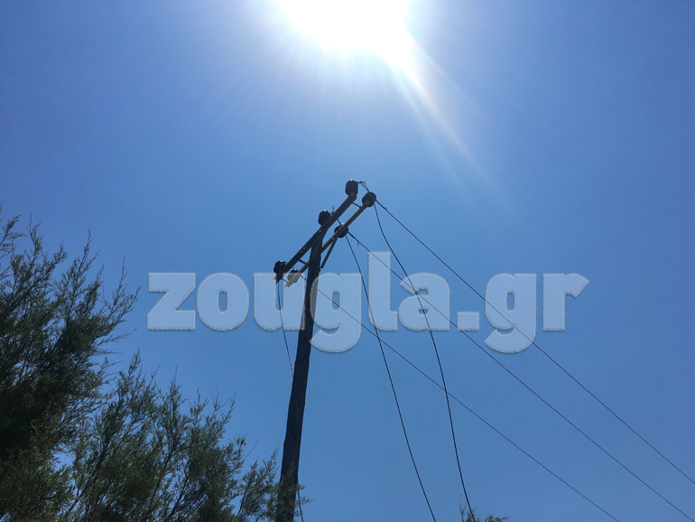 Κομμένα καλώδια της ΔΕΗ