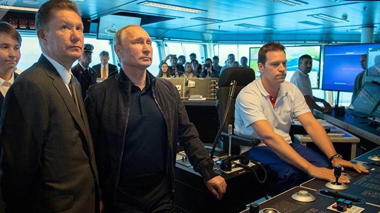 Ρωσία: Ο Πούτιν επέβλεψε την τοποθέτηση του αγωγού Turkish Stream στη Μαύρη Θάλασσα