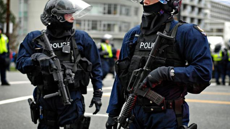 Επί ποδός η αστυνομία σε Λονδίνο – Μπίρμινγκχαμ για την αποφυγή συγκρούσεων μεταξύ ακροδεξιών και αντιφασιστών