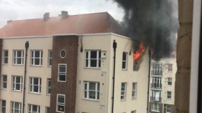 Mεγάλη φωτιά σε διαμέρισμα στο Λονδίνο – Ένας τραυματίας