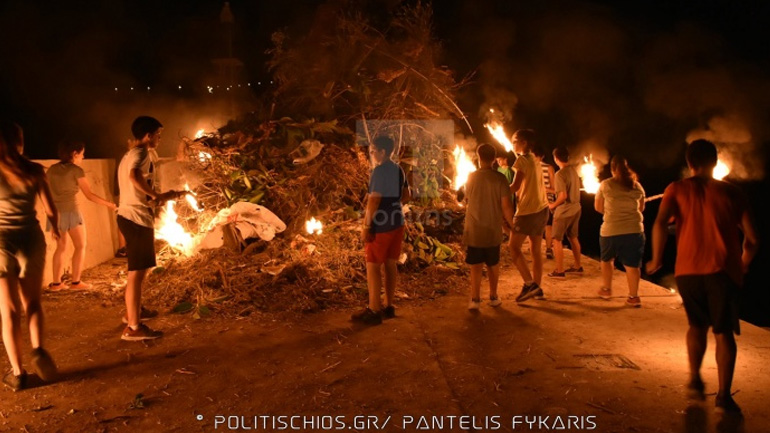 Χίος: Αναβίωσε το έθιμο του Άϊ Γιάννη του Φανιστή στη Λαγκάδα