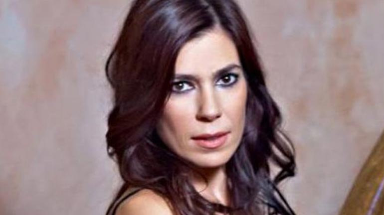 H Μυρτώ Αλικάκη ποζάρει με ολόσωμο μαγιό στο σπίτι της!