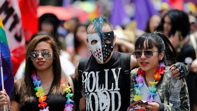 ΗΠΑ: Με συνθήματα κατά του Τραμπ το Gay Pride στη Νέα Υόρκη