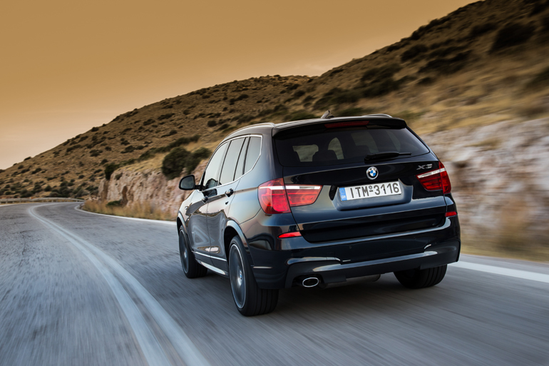 Σπορ γραμμές για ένα μοντέλο με άφθονη... πολυτέλεια