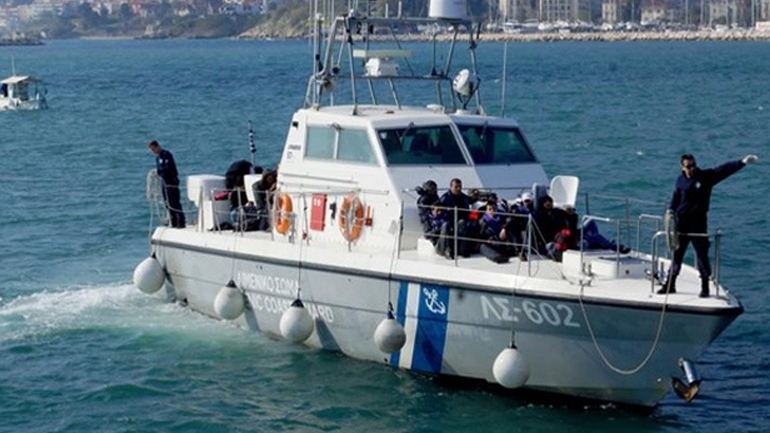 Το ακυβέρνητο σκάφος κινητοποίησε το Λιμενικό