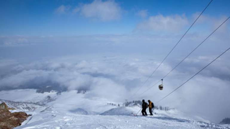 Ινδία: Επτά άνθρωποι σκοτώθηκαν όταν πεύκο έπεσε σε εναέριο βαγόνι καλωδιακού τελεφερίκ