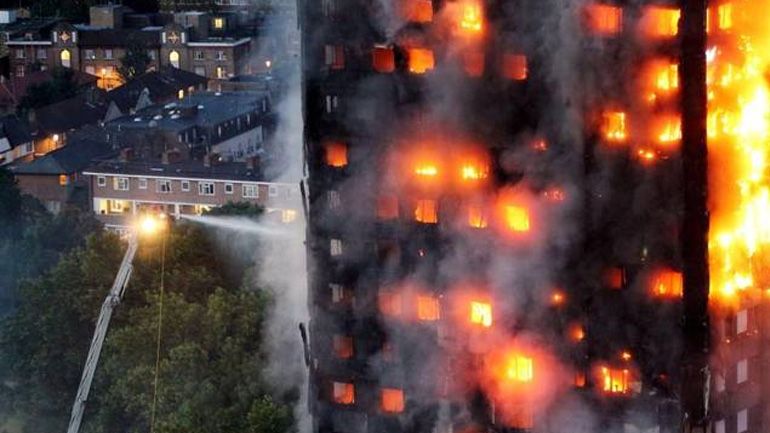 Βρετανία: Εξήντα κτήρια δεν πέρασαν τους ελέγχους ασφαλείας μετά την φονική πυρκαγιά στο Λονδίνο