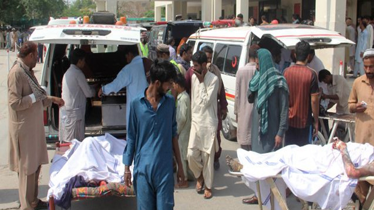 Πακιστάν: 146 νεκροί από την εκτροπή και την πυρκαγιά σε βυτιοφόρο καυσίμων