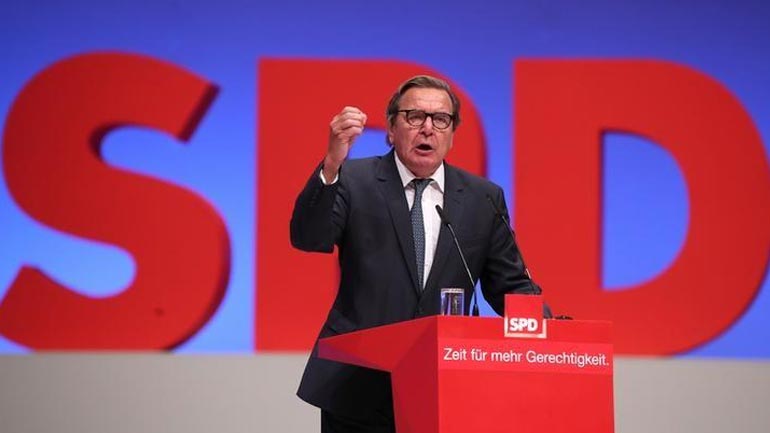 Γερμανία: Ο Σρέντερ προέτρεψε τους Σοσιαλδημοκράτες να παλέψουν για την εκλογική νίκη του SPD