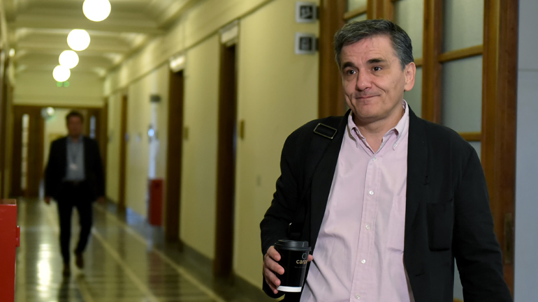 Με το βλέμμα στις αγορές