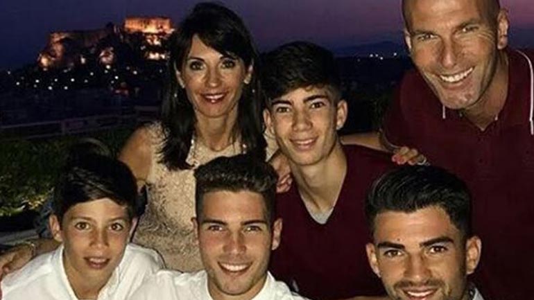 O Zinedine Zidane έκλεισε τα 45 και το γιόρτασε στην Ελούντα της Κρήτης