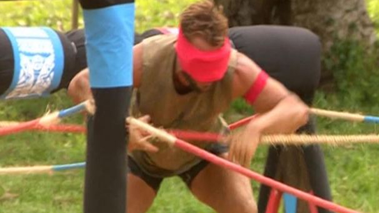 Survivor: Έσπασε το δόντι του ο Γιώργος Αγγελόπουλος!