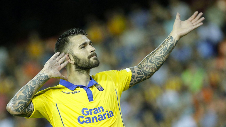 «Κλείνει Λιβάγια η ΑΕΚ»