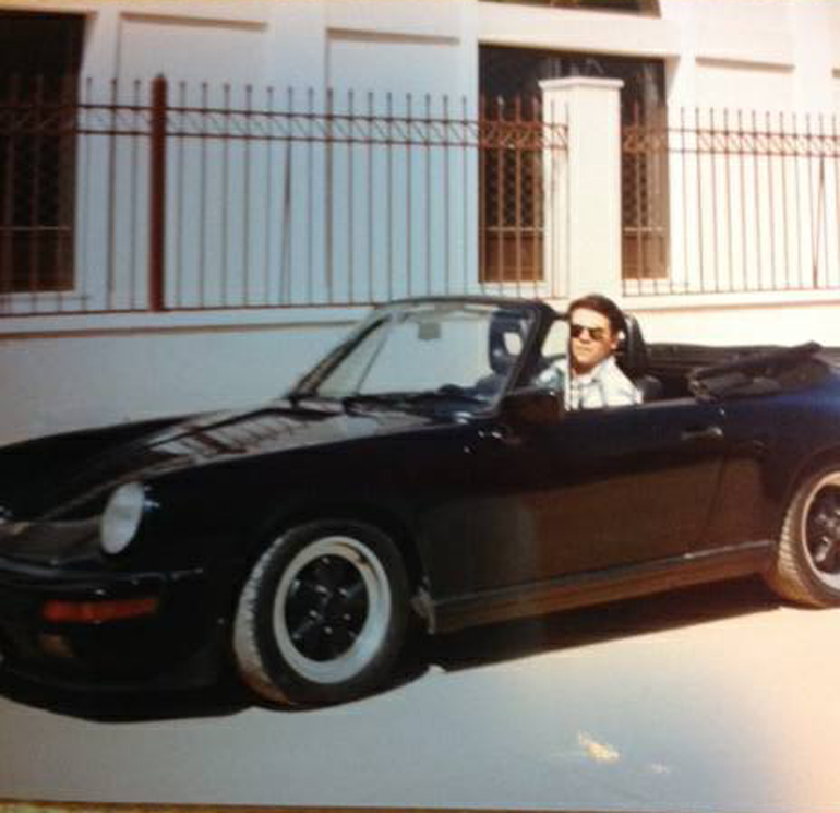 Με Porsche 911 της... εποχής!