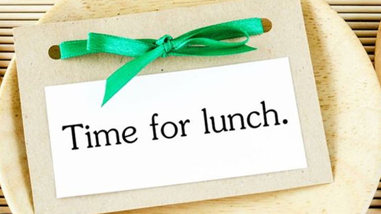 Τι ώρες πρέπει να τρώτε αν θέλετε να χάσετε κιλά