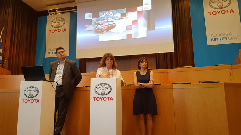 Από δεξιά, Ελεάννα Βήτα, Αγγελική Τσενέ και Ηλίας Καραίσκος