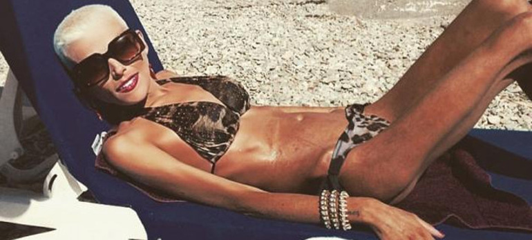 Η Νανά Καραγιάννη φανερά αδυνατισμένη 