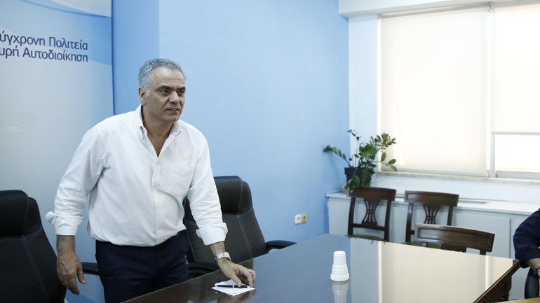 Σκουρλέτης: Δεν πρόκειται να χάσει κανένας συμβασιούχος στις υπηρεσίες καθαριότητας των δήμων