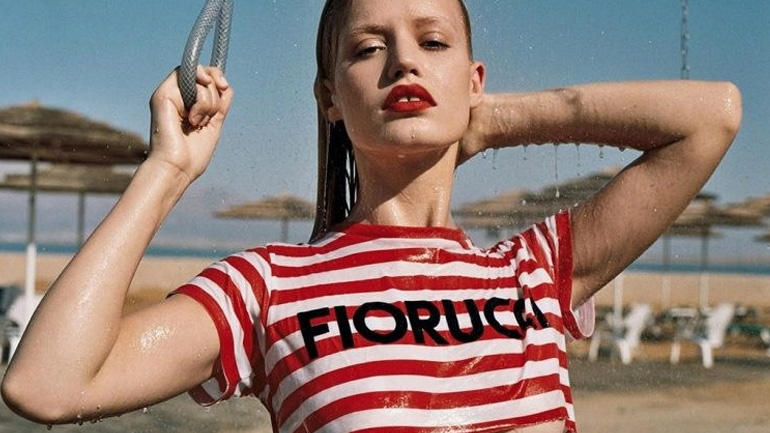 Η κόρη του Mick Jagger στη νέα καλοκαιρινή καμπάνια της Fiorucci