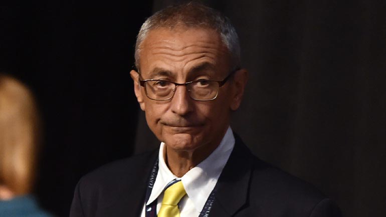 ΗΠΑ: Κατέθεσε ο πρόεδρος της προεκλογικής ομάδας της Κλίντον, για τον ρόλο της Ρωσίας στις αμερικανικές εκλογές