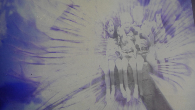 «Aύγουστος» σε ποίηση Γιώργου Βέλτσου από τη Violet Louise στο Bios