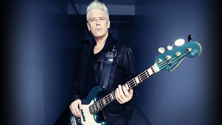 Ο Άνταμ Κλέιτον των U2 μιλάει για το πώς έκοψε το αλκοόλ