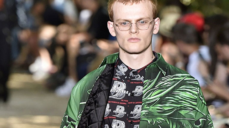 O Swizz Beatz κατηγορεί τον οίκο Balenciaga για αντιγραφή