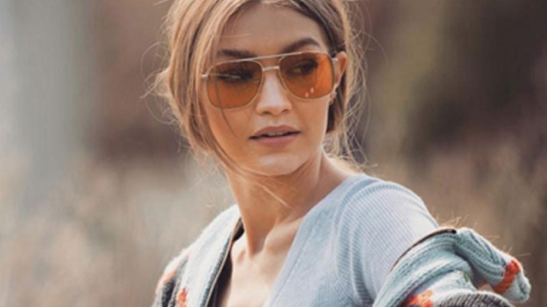 Η Gigi Hadid ενώνει τις δυνάμεις της με την Vogue Eyewear σε μια capsule συλλογή