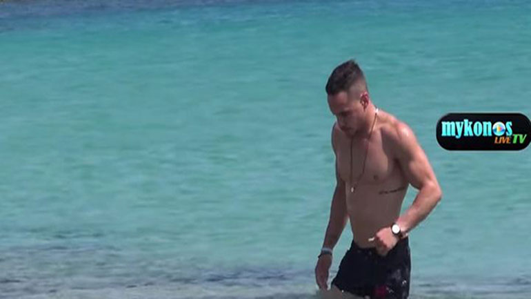 Ο Πετρούνιας πνιγεί τον πόνο του χωρισμού του στη Μύκονο