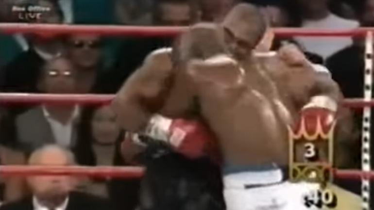 Σαν σήμερα: Ο επεισοδιακός αγώνας Τάισον – Χόλιφιλντ και το δάγκωμα του αυτιού