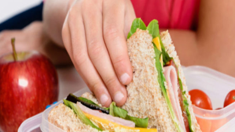 Σχολικά γεύματα στην Καβάλα με την υποστήριξη του αγωγού ΤΑΡ