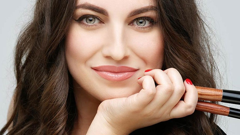 Πώς να επιλέξεις το κατάλληλο bronzer για την επιδερμίδα σου;