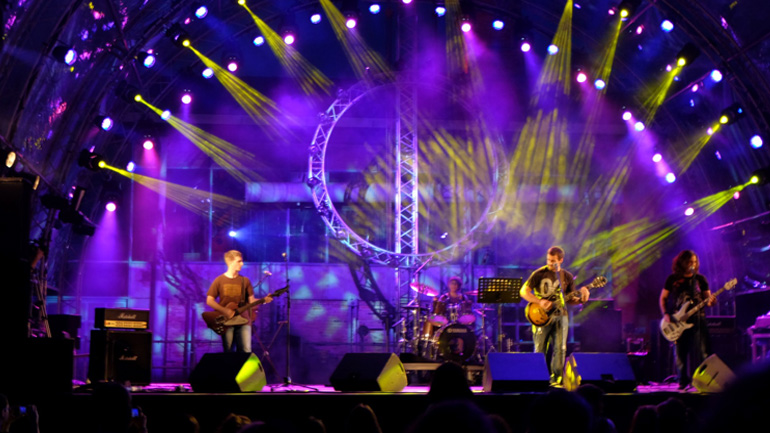 Τα κορυφαία συγκροτήματα του 9ου Athens School Festival σε ένα εκρηκτικό μουσικό διήμερο στην Τεχνόπολη