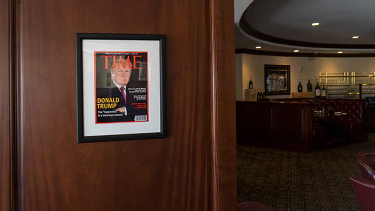 Time: Να κατέβουν από τα γκολφ κλαμπ του Τραμπ τα κάδρα με ψεύτικο εξώφυλλο του περιοδικού