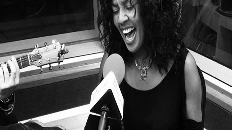 H Charmaine Baines στο The Zoo