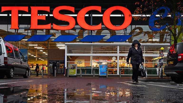 Στην περικοπή 1.200 θέσεων εργασίας θα προχωρήσει η βρετανική αλυσίδα σούπερ μάρκετ Tesco