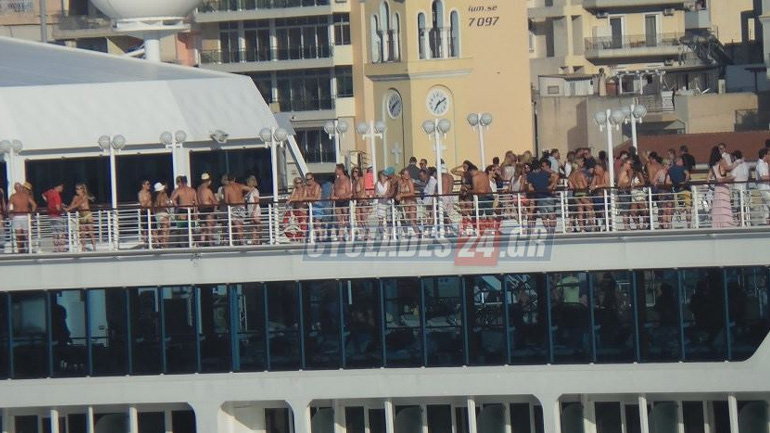 Στη Σύρο το… κρουαζιερόπλοιο των οργίων